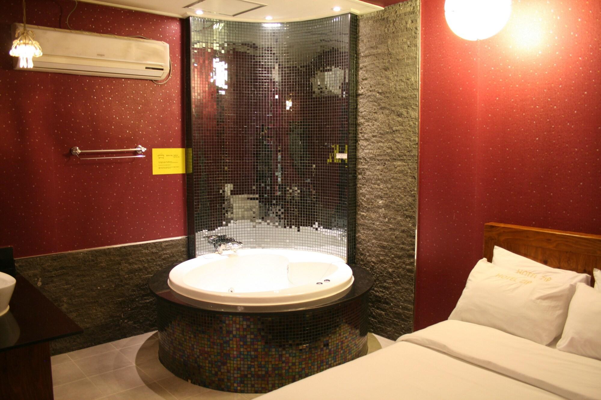 Zip Hotel