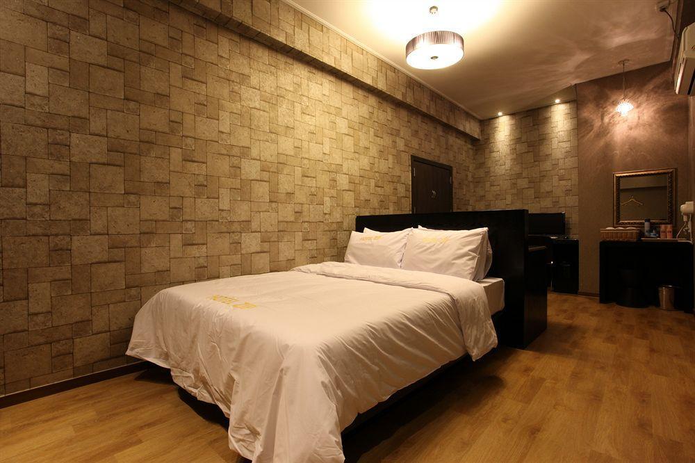 Zip Hotel